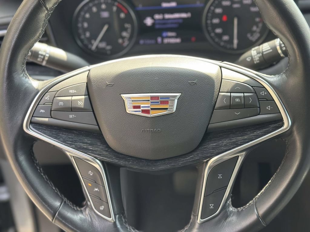 Used 2023 Cadillac XT5 Premium Luxury w/ Technology Package AWD/4WD image 11