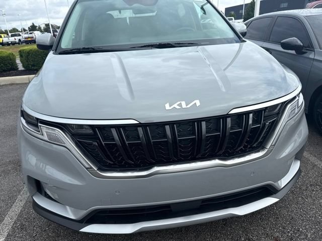 Used 2024 Kia Carnival EX FWD image 2