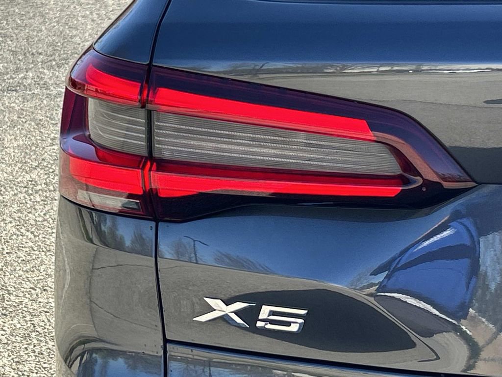 Used 2022 BMW X5 sDrive40i w/ Premium Package image 13