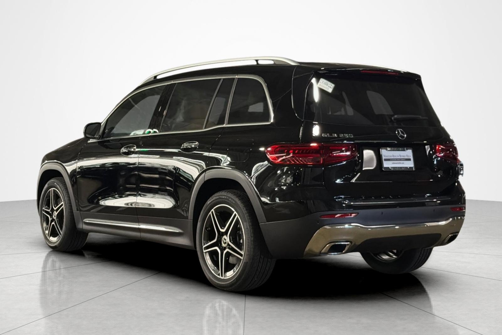 New 2026 Mercedes-Benz GLB 250 image 3