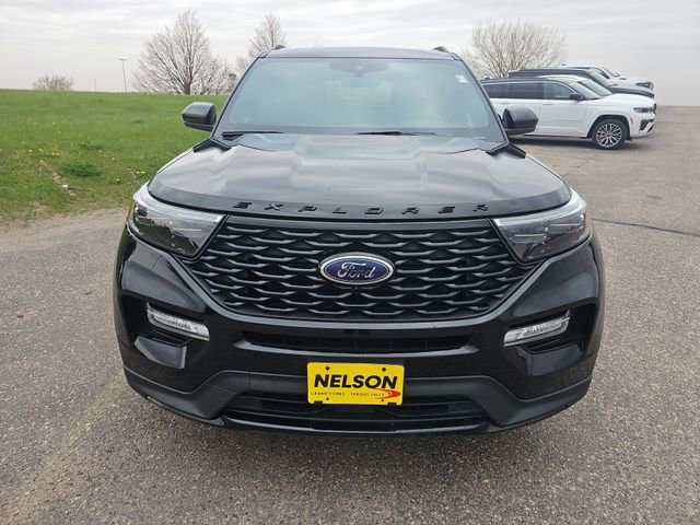 Used 2023 Ford Explorer ST-Line w/ Class IV Trailer Tow Package AWD/4WD image 8