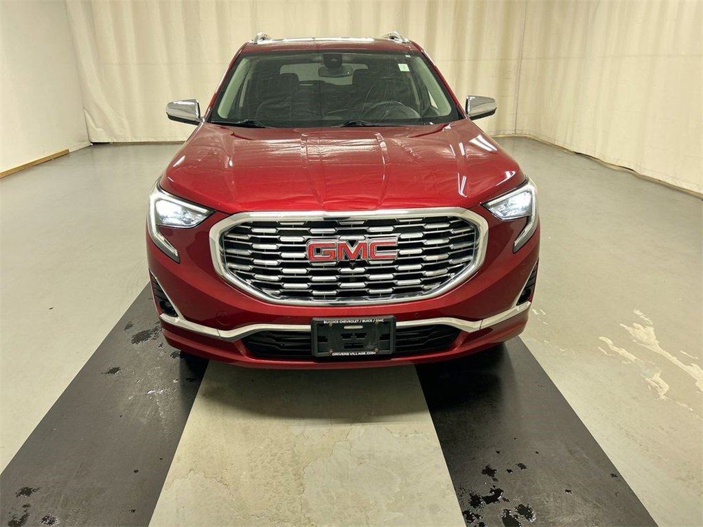 Used 2018 GMC Terrain Denali w/ Advanced Safety Package image 3