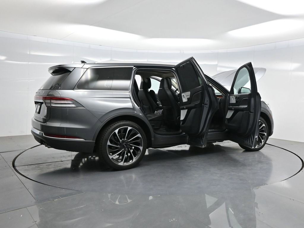 Used 2023 Lincoln Aviator Reserve w/ Equipment Group 201A AWD/4WD image 5