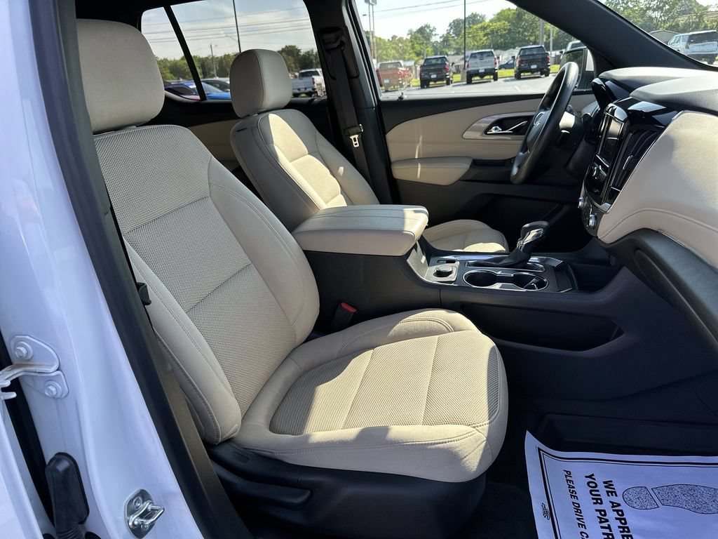 Used 2023 Chevrolet Traverse LS w/ Safety Package FWD image 29