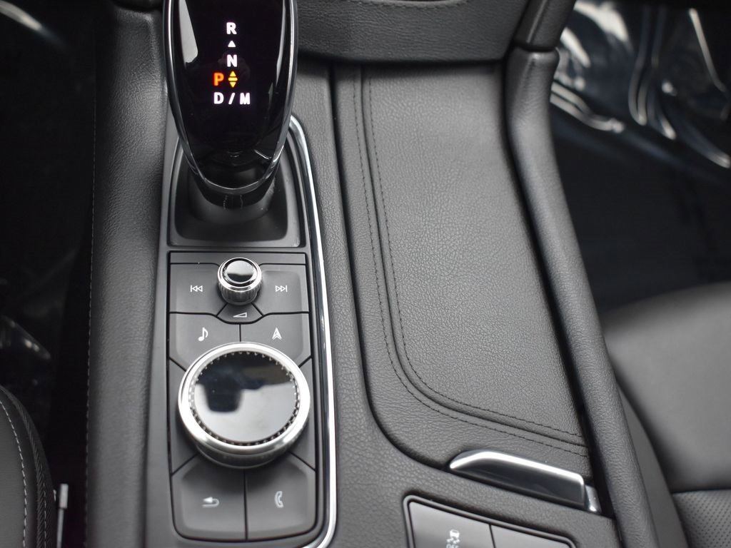 Certified 2024 Cadillac XT5 Sportv w/ LPO, Red Accent Package image 21