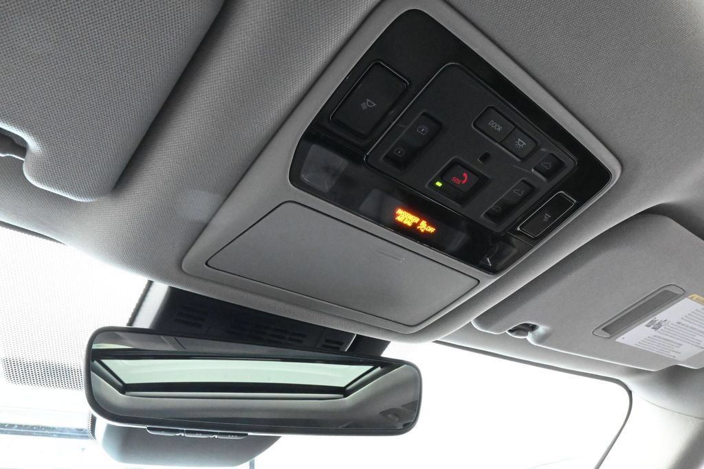 Used 2025 Toyota Grand Highlander AWD image 27