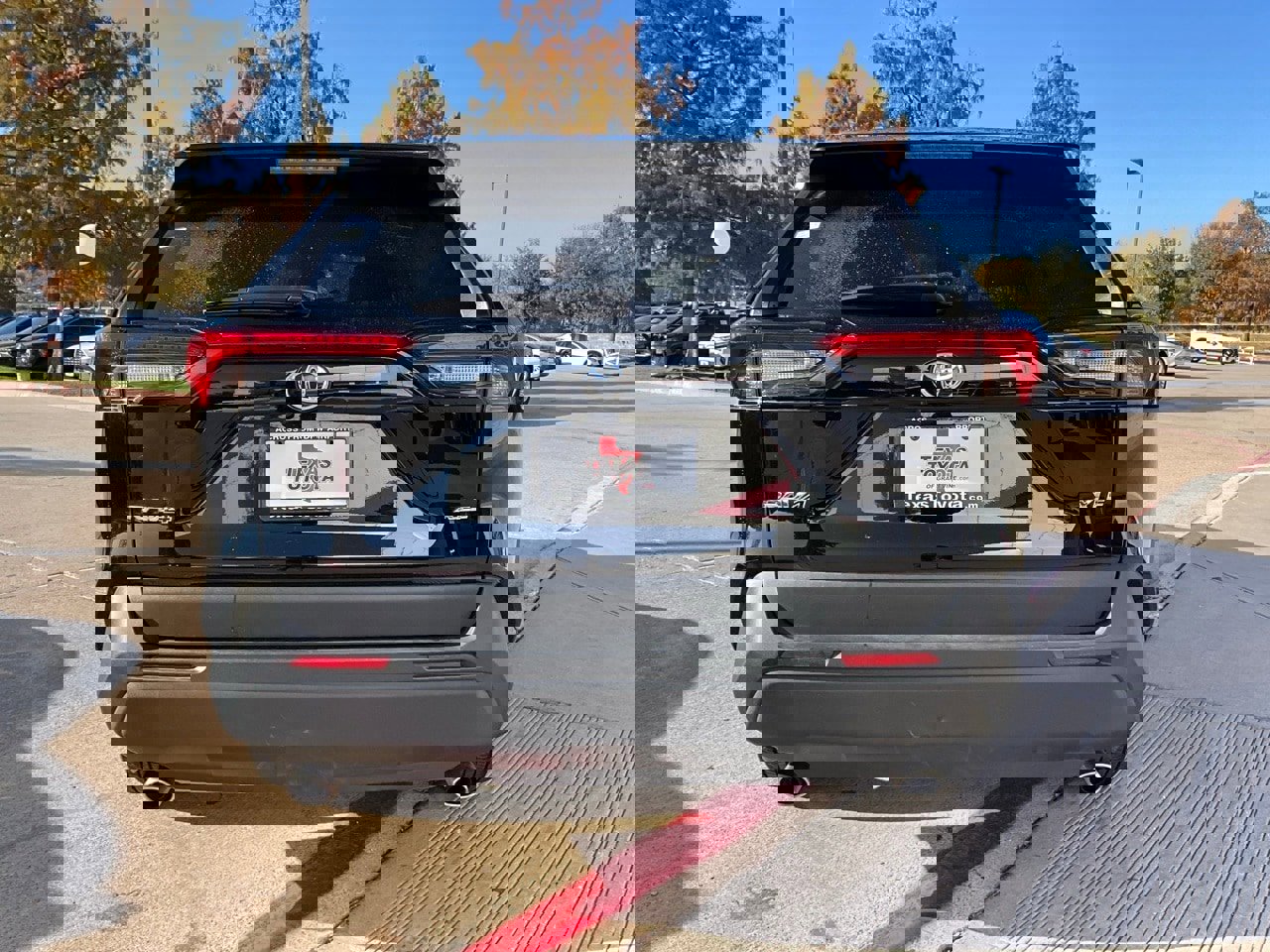 Used 2025 Toyota RAV4 XLE image 7