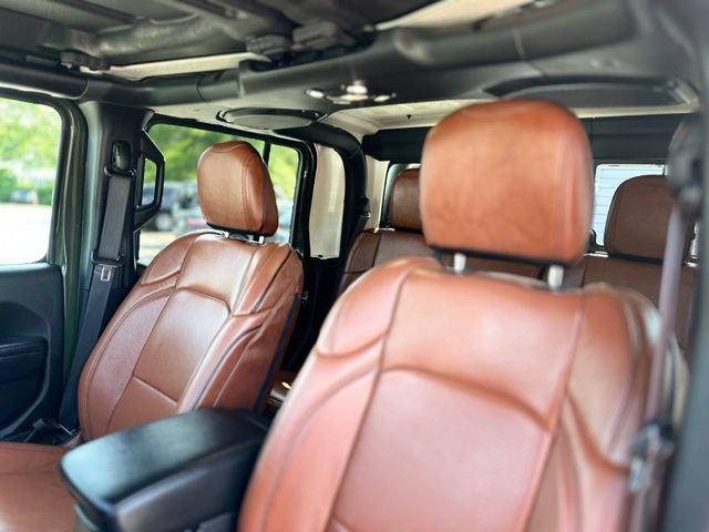 Used 2023 Jeep Gladiator Rubicon w/ LED Lighting Group AWD/4WD image 13