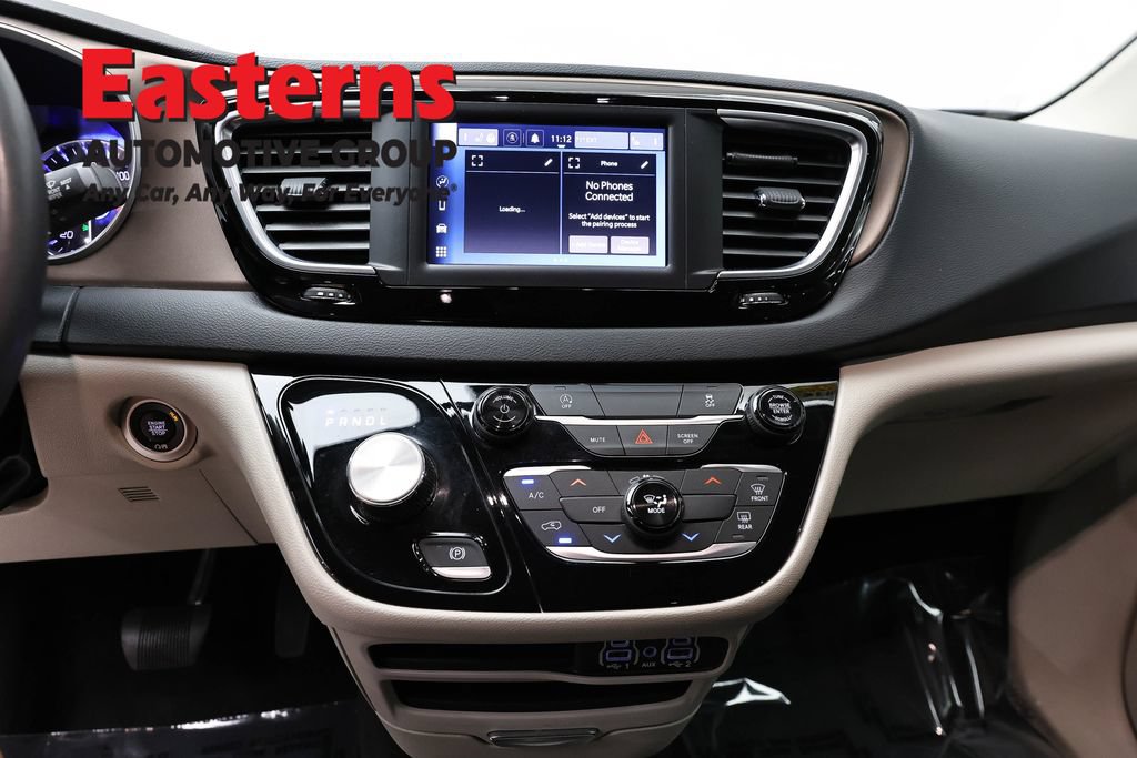 Used 2023 Chrysler Voyager LX FWD image 12