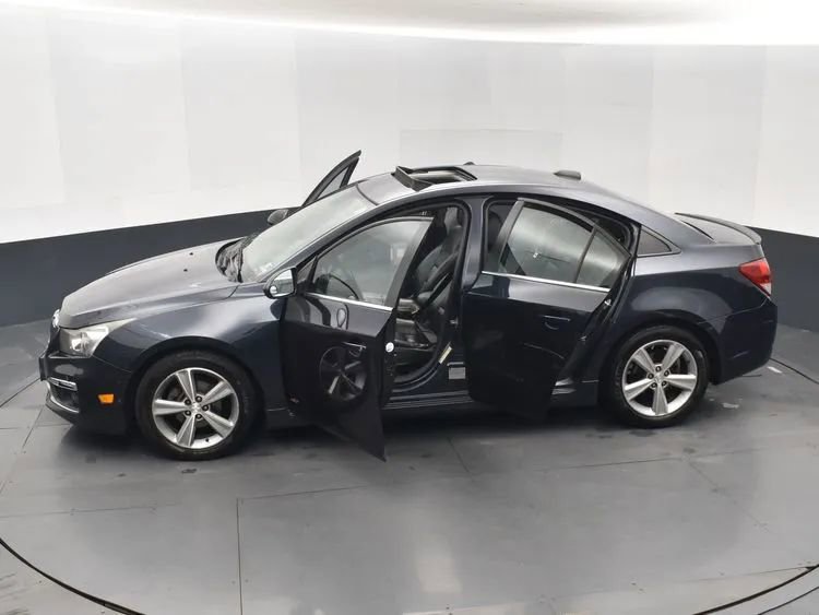 Used 2016 Chevrolet Cruze LT w/ Sun, Sound and Sport Package image 7