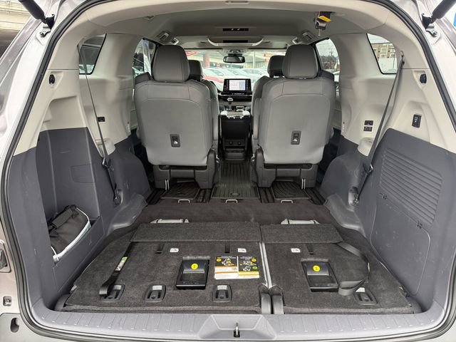 Certified 2024 Toyota Sienna XLE image 41