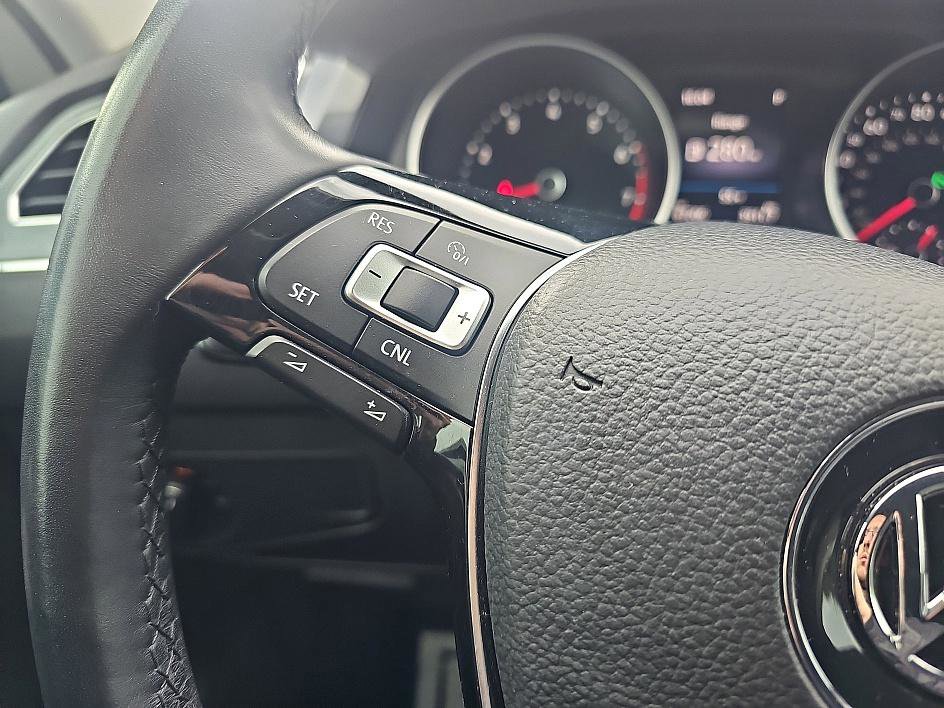 Used 2018 Volkswagen Tiguan SE image 20