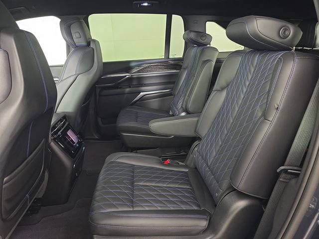 Used 2025 Cadillac Escalade IQ Sport 1 AWD/4WD image 19
