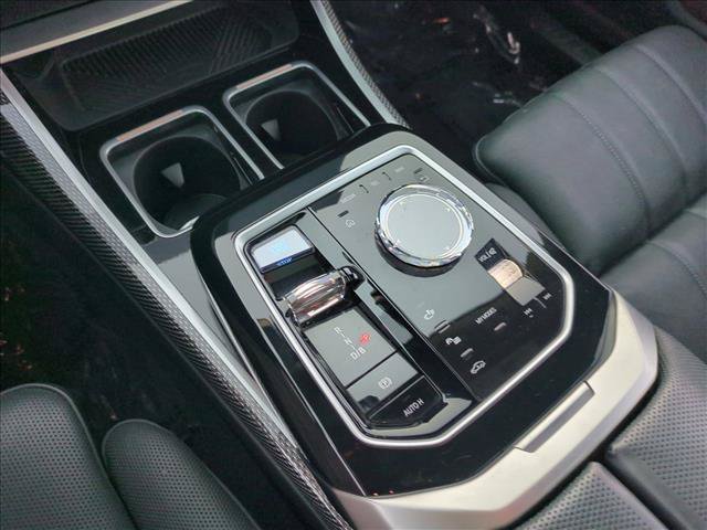 Used 2023 BMW i7 xDrive60 AWD/4WD image 12