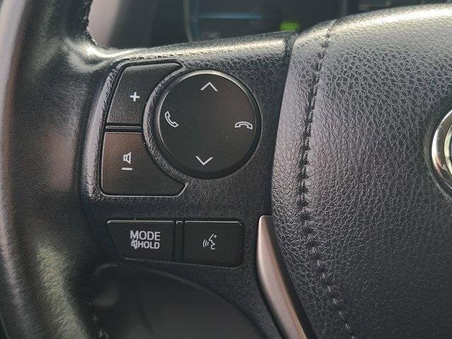 Used 2018 Toyota RAV4 Limited image 28