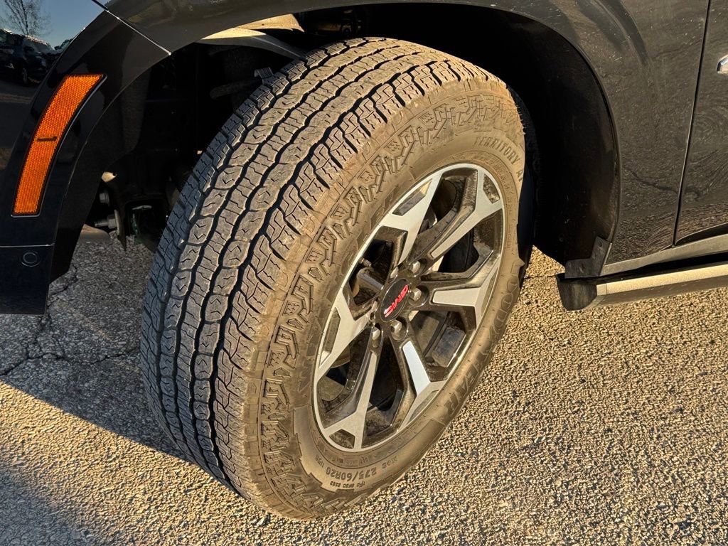 Used 2025 GMC Yukon AT4 w/ AT4 Premium Package image 43