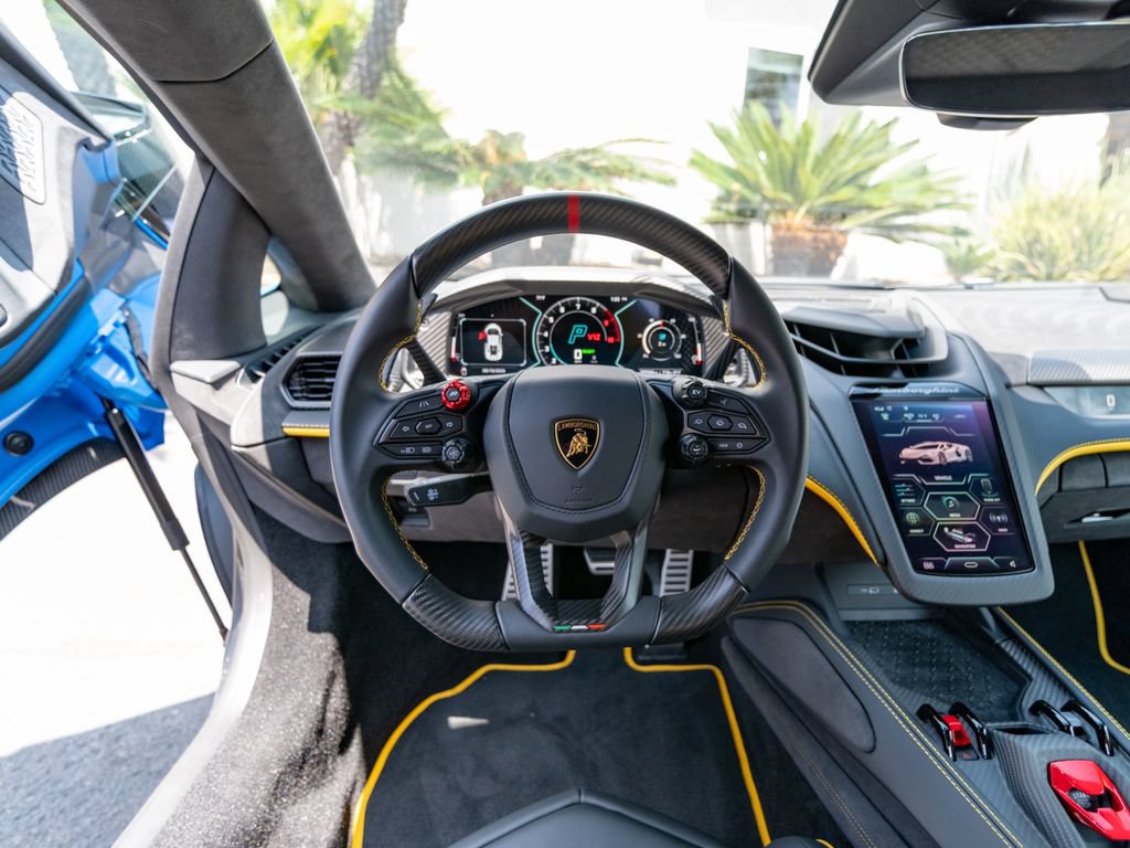 Used 2025 Lamborghini Revuelto AWD/4WD image 7