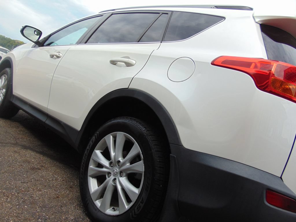 Used 2014 Toyota RAV4 Limited w/ Technology Package AWD/4WD image 16
