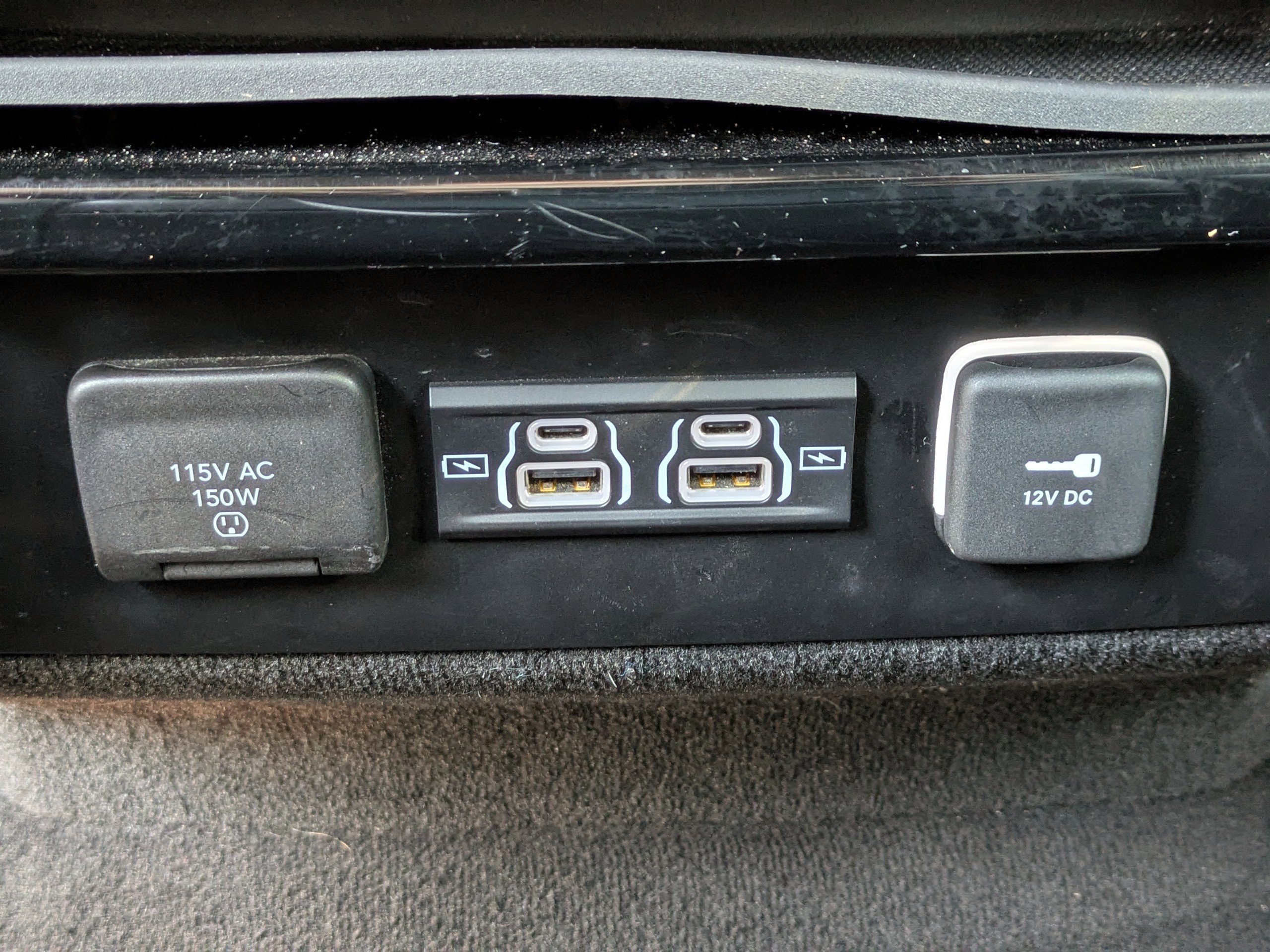 Used 2024 Jeep Wagoneer L Series II image 15