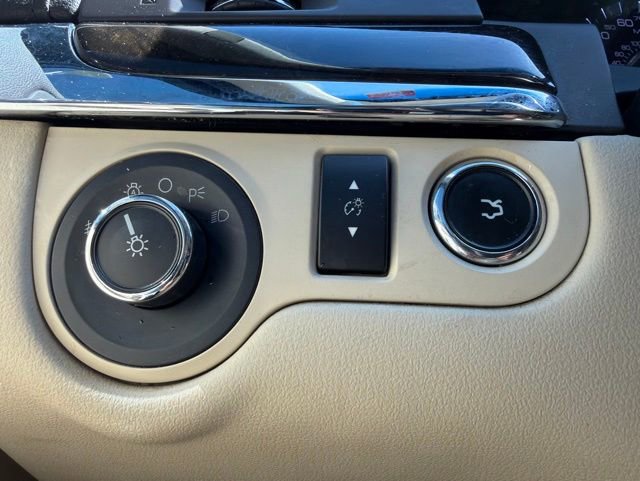 Used 2013 Lincoln MKS AWD image 23