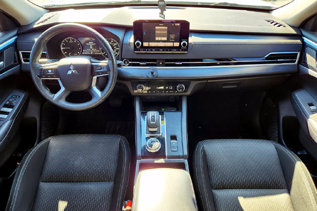 Used 2022 Mitsubishi Outlander ES AWD/4WD image 7
