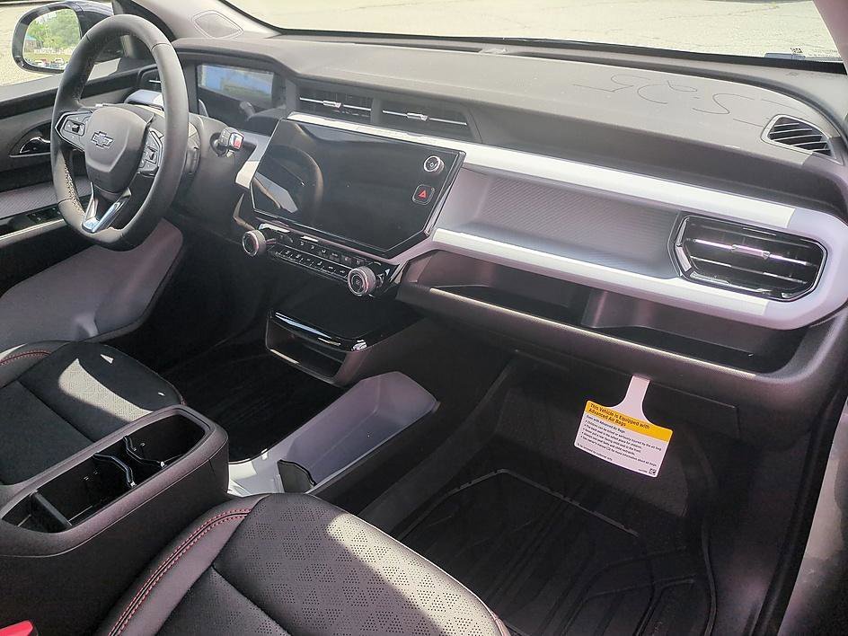 New 2027 Chevrolet Bolt RS FWD image 31