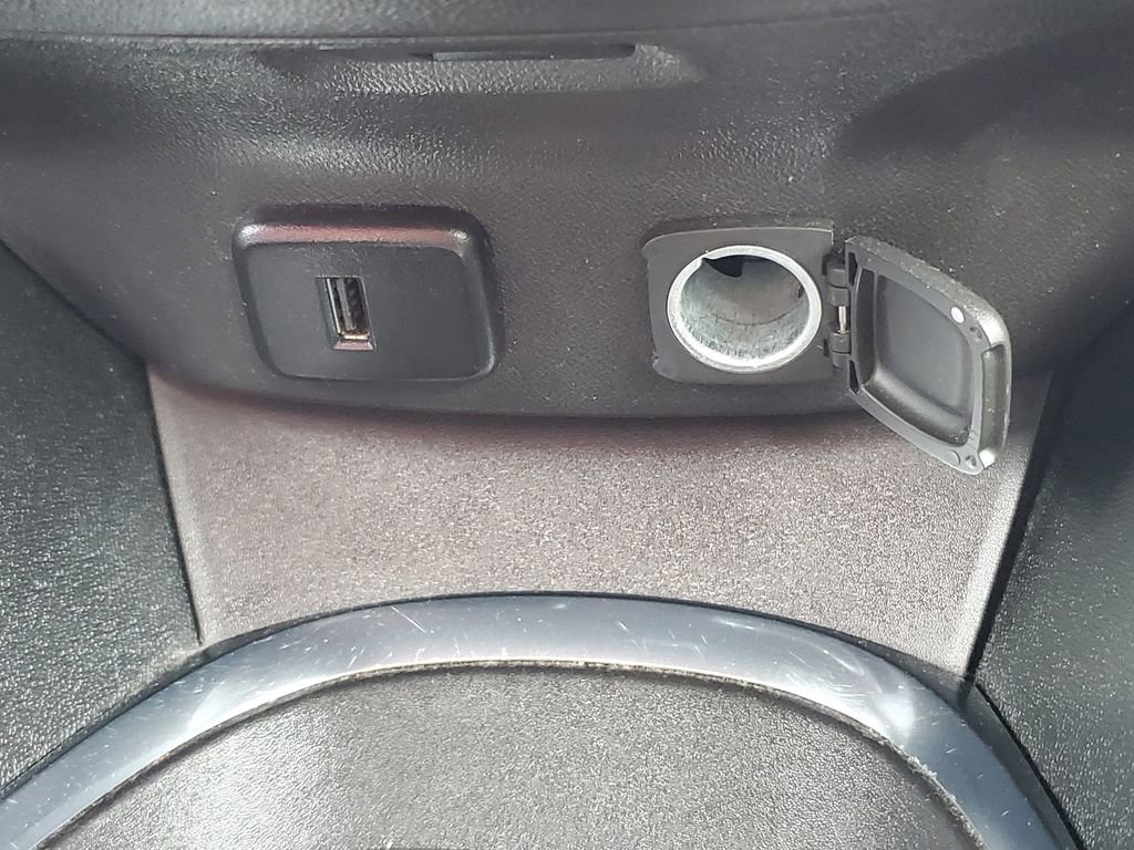 Used 2017 Chevrolet Malibu LT FWD image 25