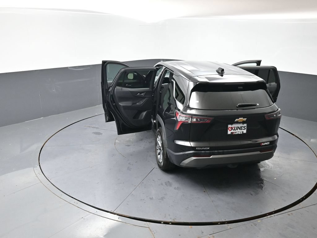 Used 2026 Chevrolet Equinox LT AWD/4WD image 60