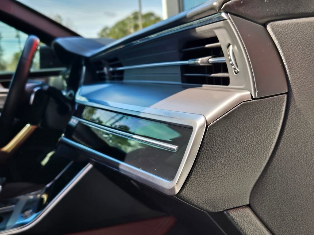 Used 2021 Audi S6 Prestige w/ Prestige Package image 26