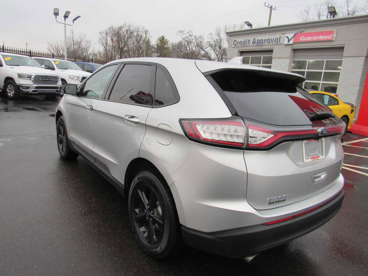 Used 2017 Ford Edge SE image 7