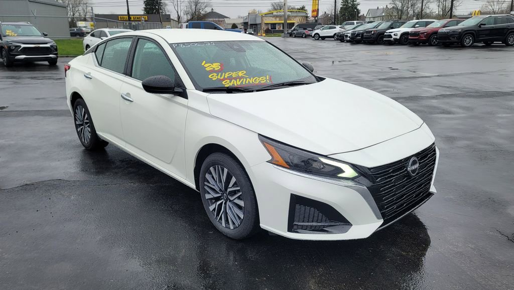 Used 2025 Nissan Altima 2.5 SV image 16