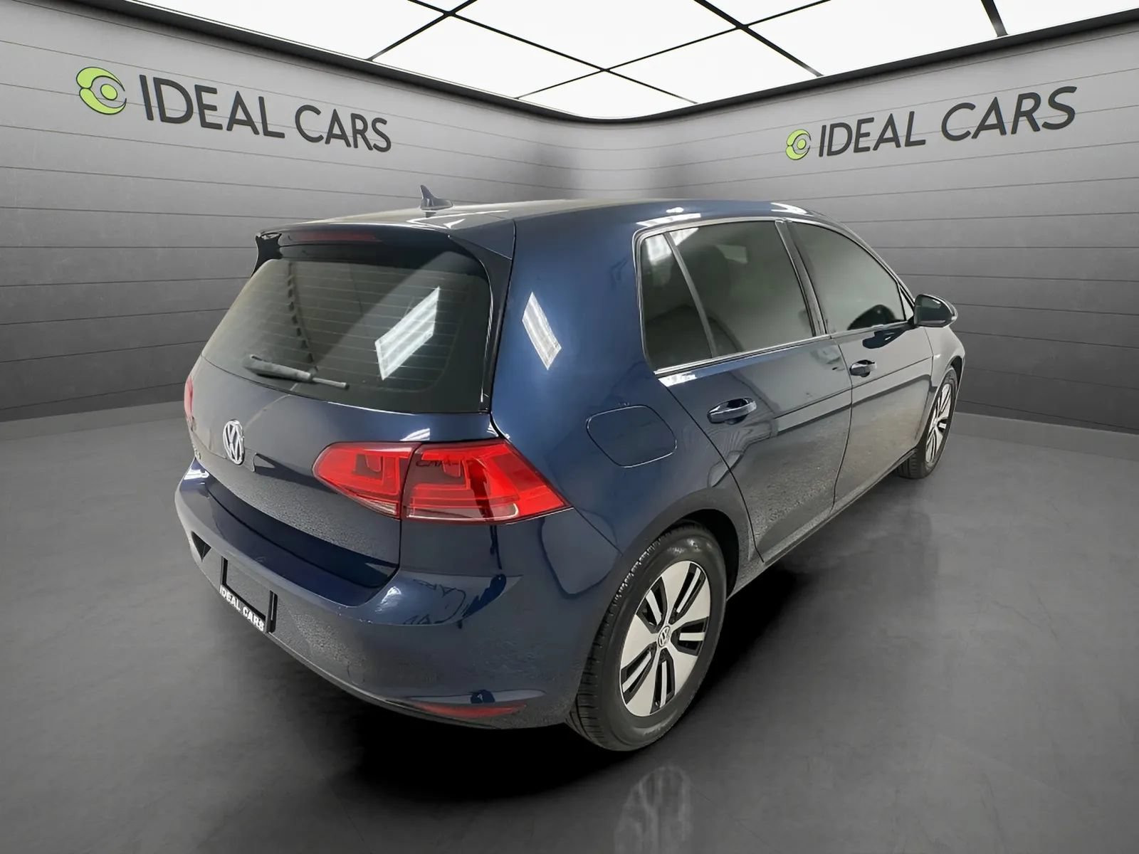 Used 2016 Volkswagen e-Golf SE w/ DC Fast Charging Package FWD image 5
