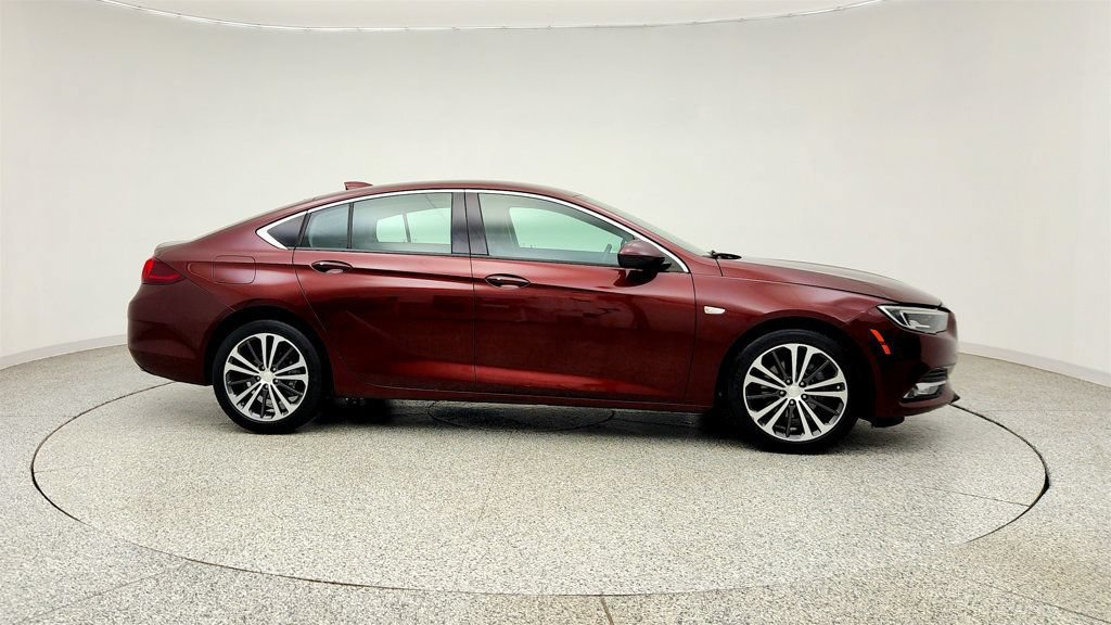 Used 2018 Buick Regal Essence w/ Driver Confidence Package #1 FWD image 4