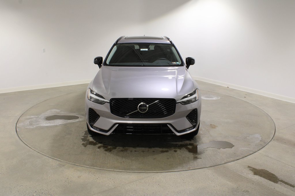Used 2026 Volvo XC60 B5 Plus w/ Protection Package Premier AWD/4WD image 2