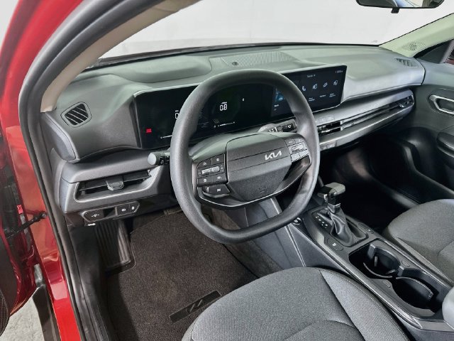Used 2025 Kia K4 FWD image 16