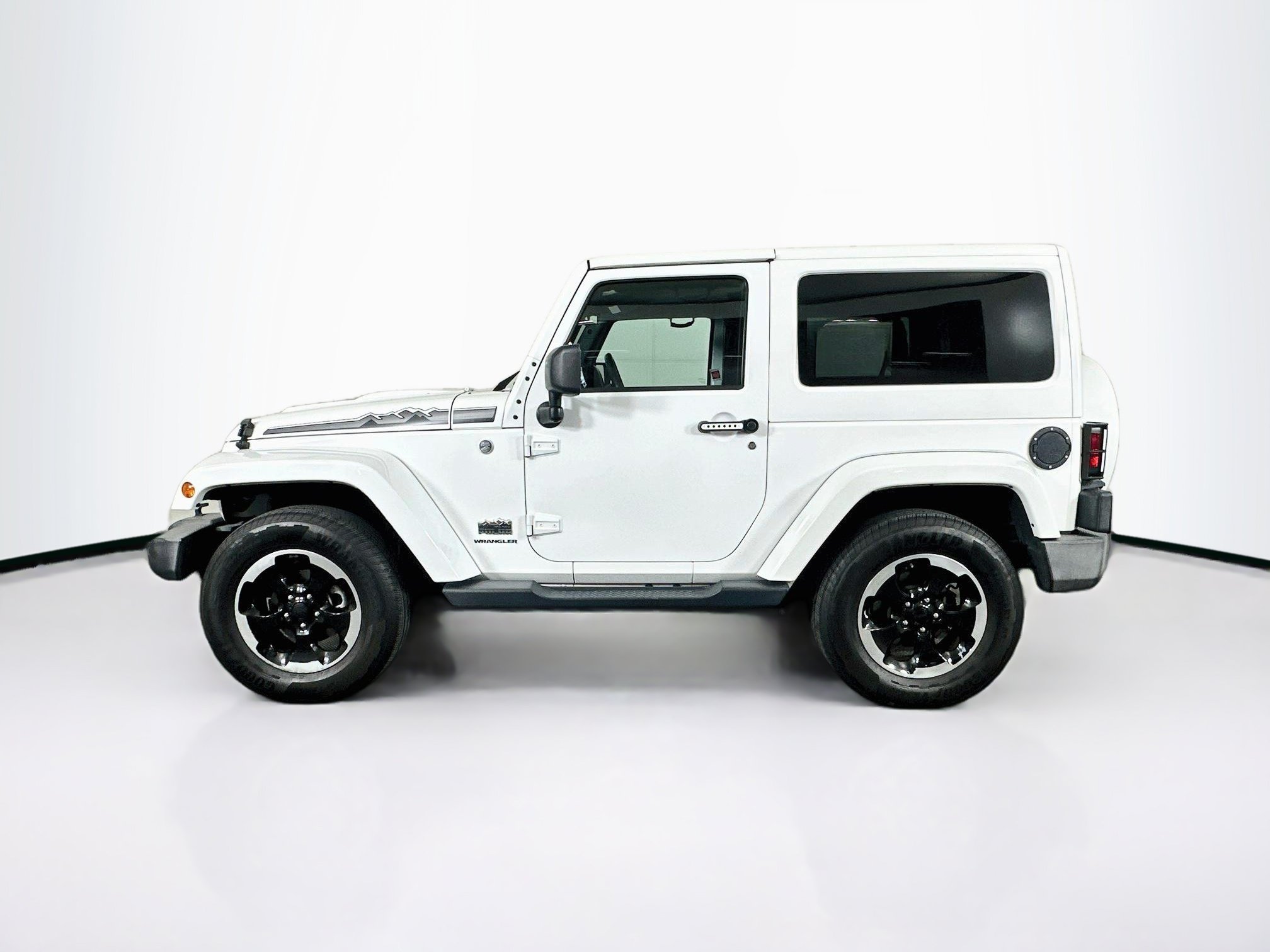 Used 2014 Jeep Wrangler Sahara AWD/4WD image 4
