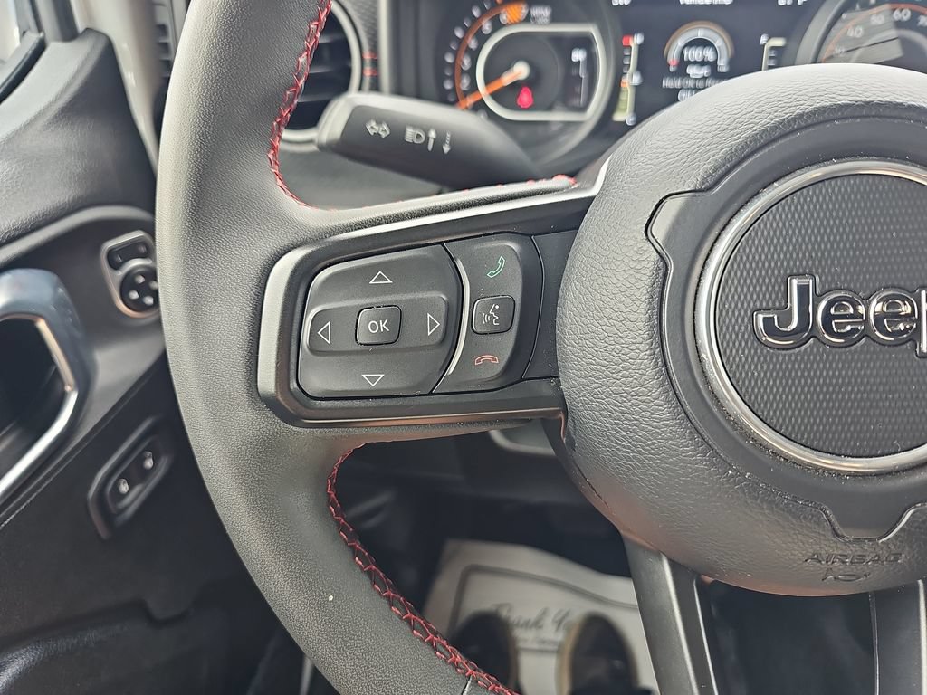 Used 2025 Jeep Wrangler Unlimited Rubicon AWD/4WD image 15