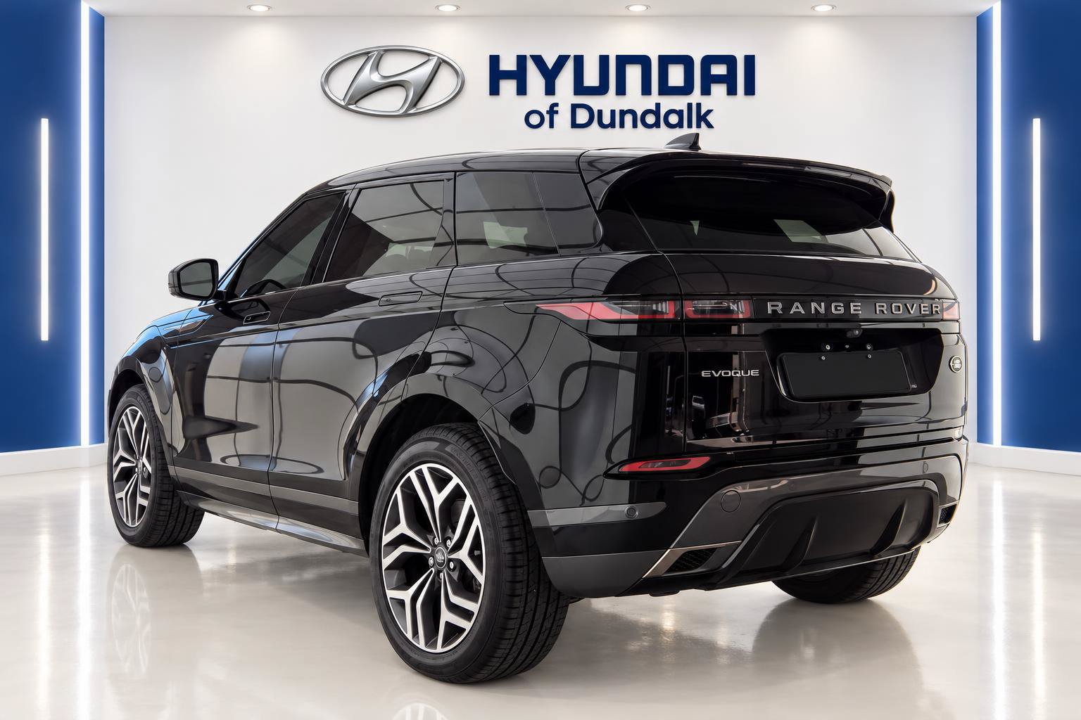 Used 2023 Land Rover Range Rover Evoque R-Dynamic S AWD/4WD image 2