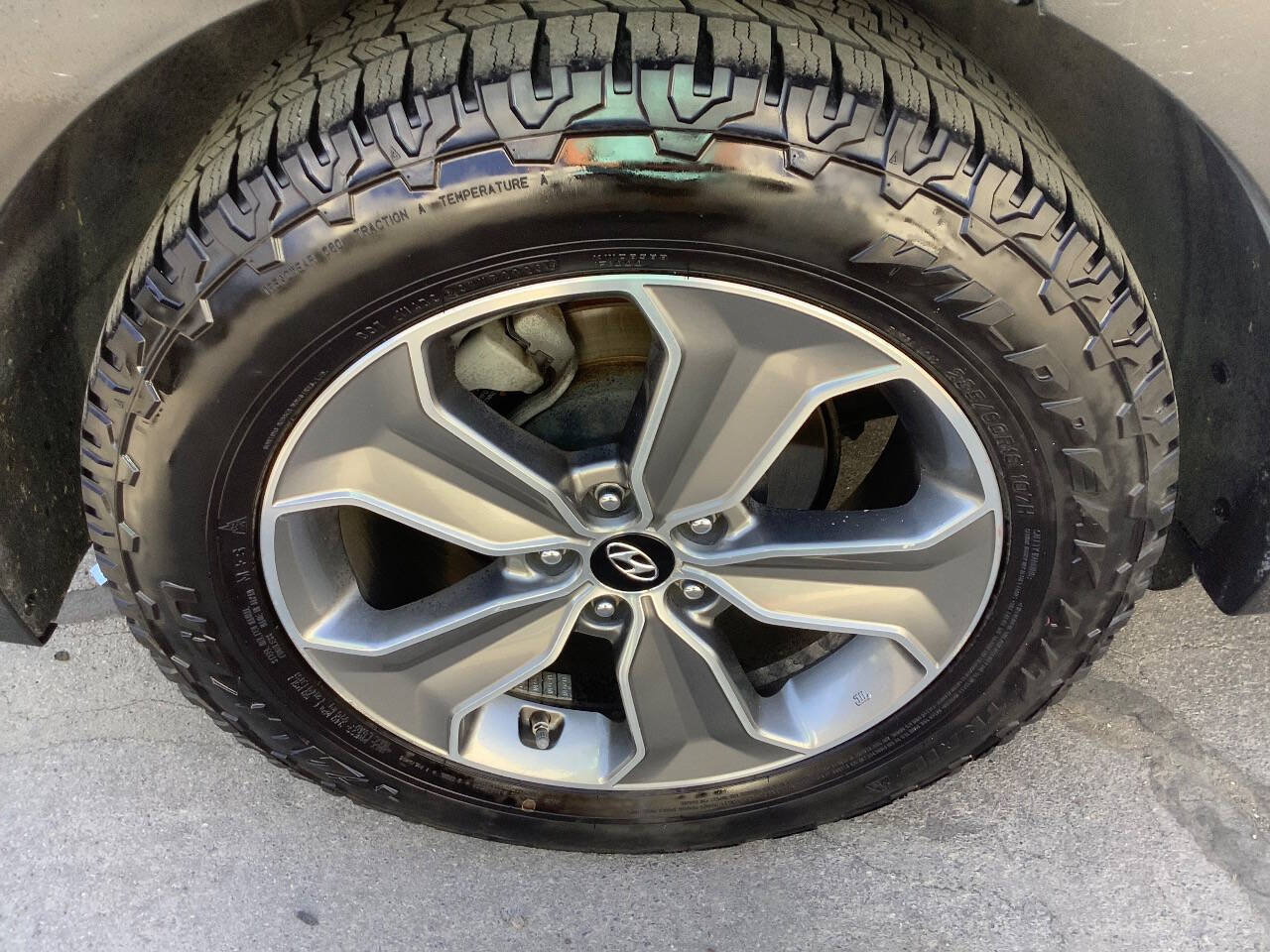 Used 2015 Hyundai Santa Fe GLS AWD/4WD image 25