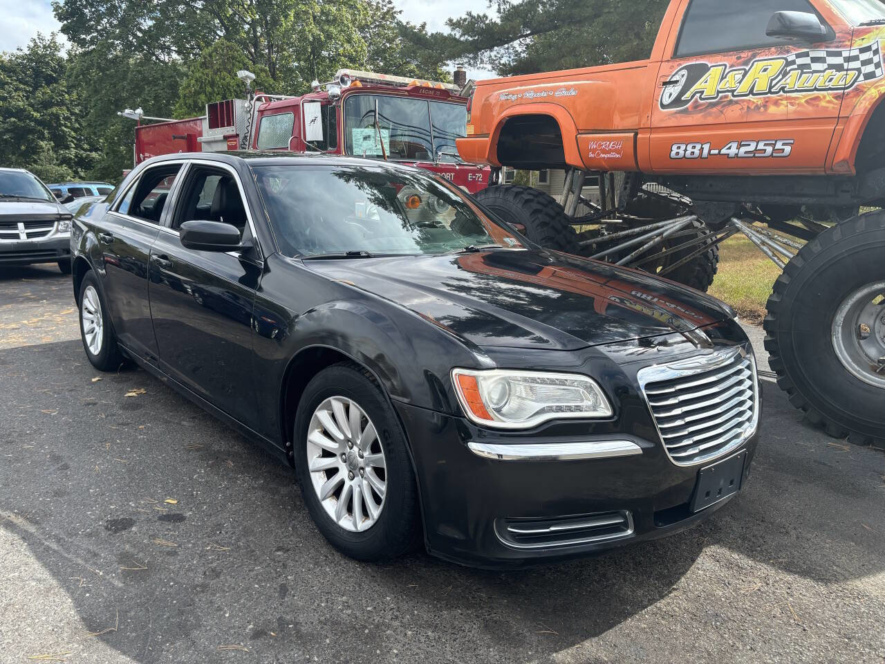 Used 2013 Chrysler 300 image 3