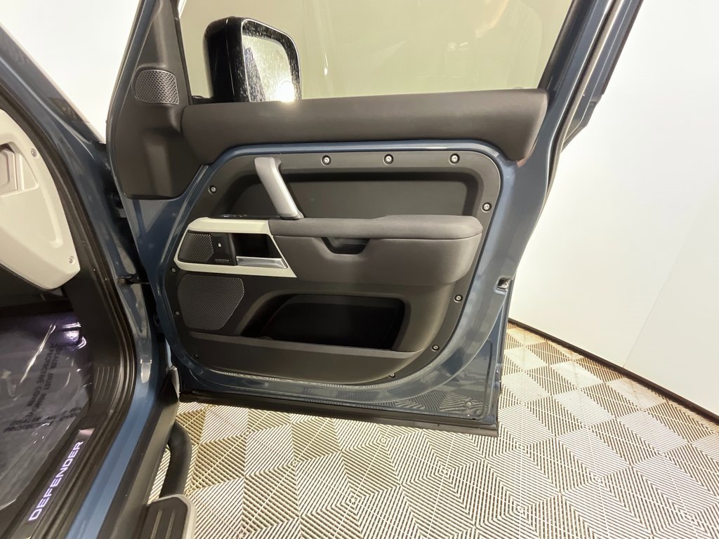 Certified 2022 Land Rover Defender 110 X-Dynamic SE image 22