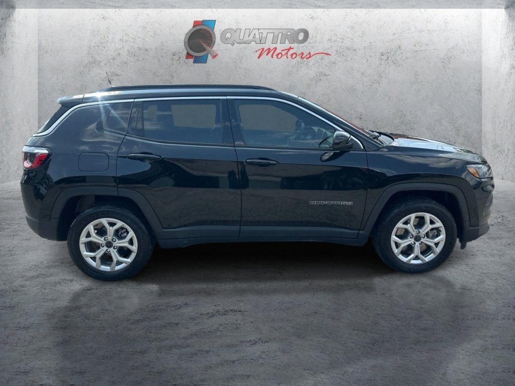 Used 2025 Jeep Compass Latitude AWD/4WD image 7