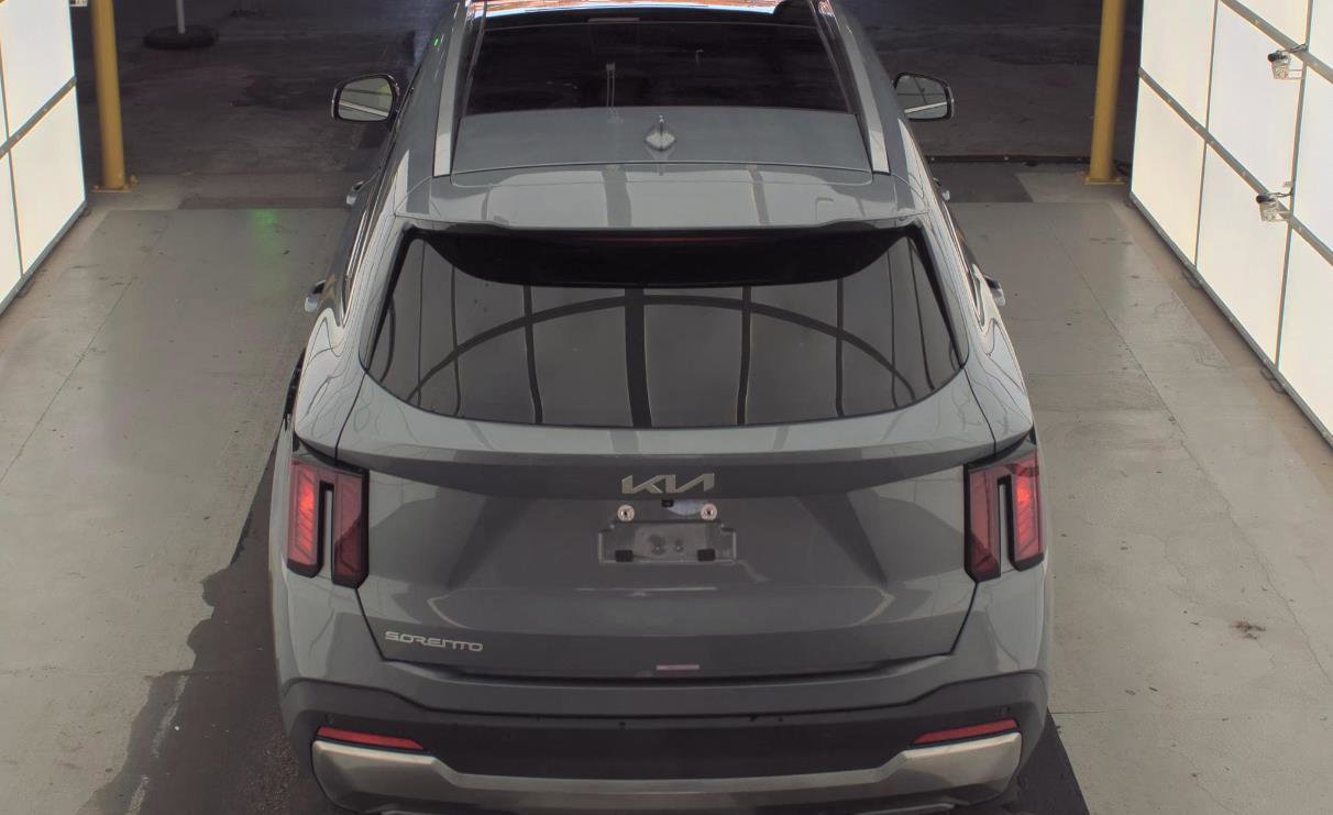 Used 2025 Kia Sorento S w/ Panoramic Sunroof Package image 10