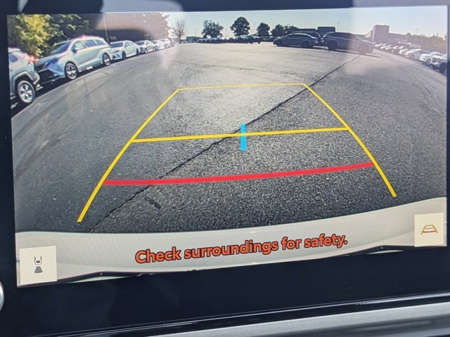 Used 2025 Toyota Camry SE image 25