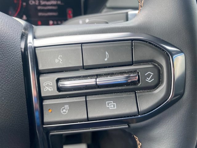 Used 2026 GMC Acadia AT4 w/ LPO, Floor Liner Package AWD/4WD image 14
