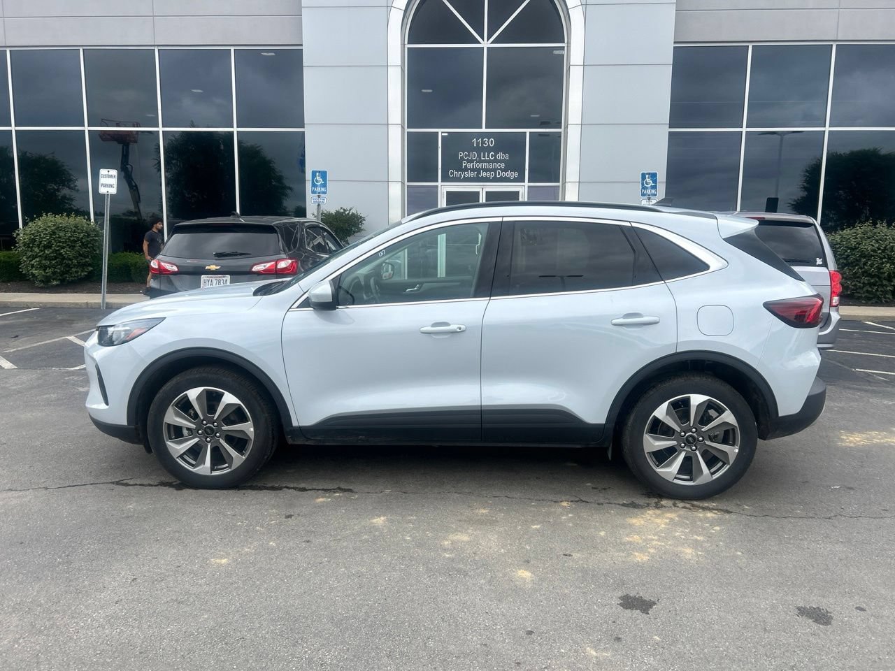 Used 2025 Ford Escape Platinum AWD/4WD image 6