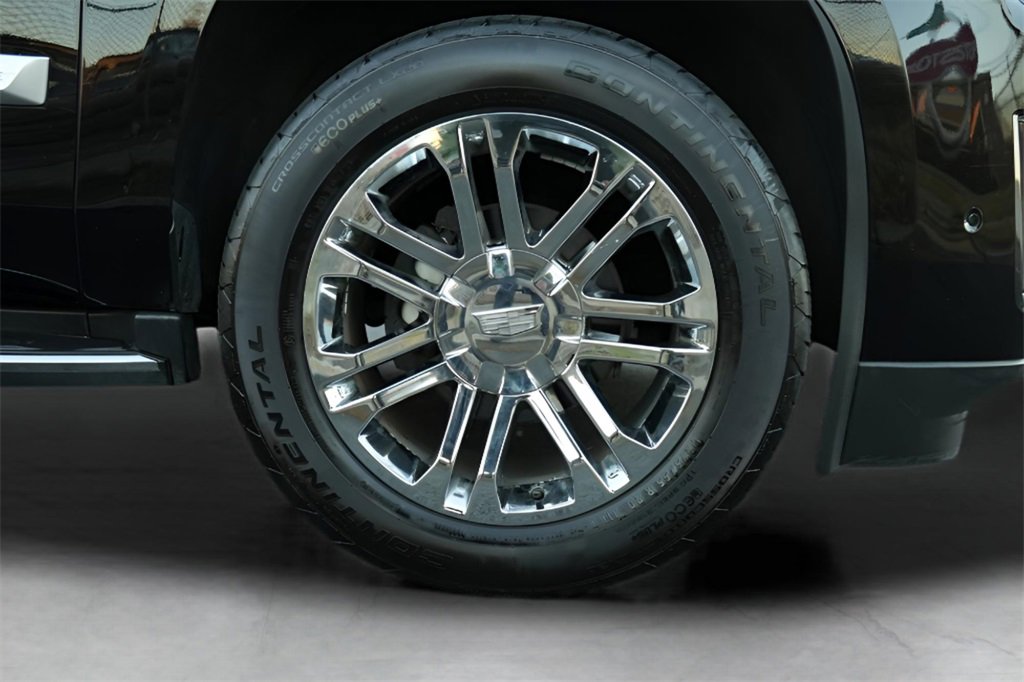 Used 2020 Cadillac Escalade ESV 4WD image 17