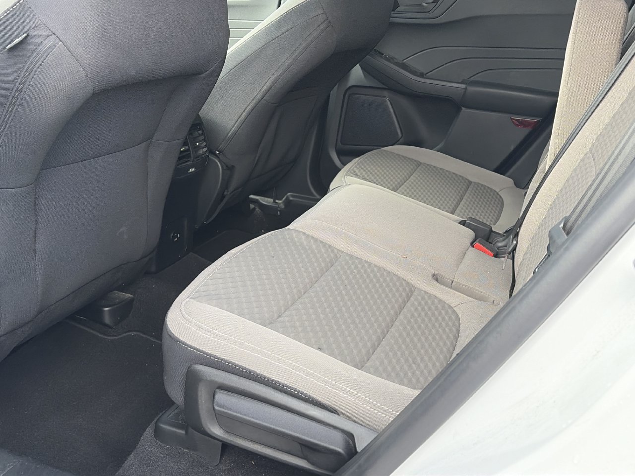 Used 2022 Ford Escape SE FWD image 18