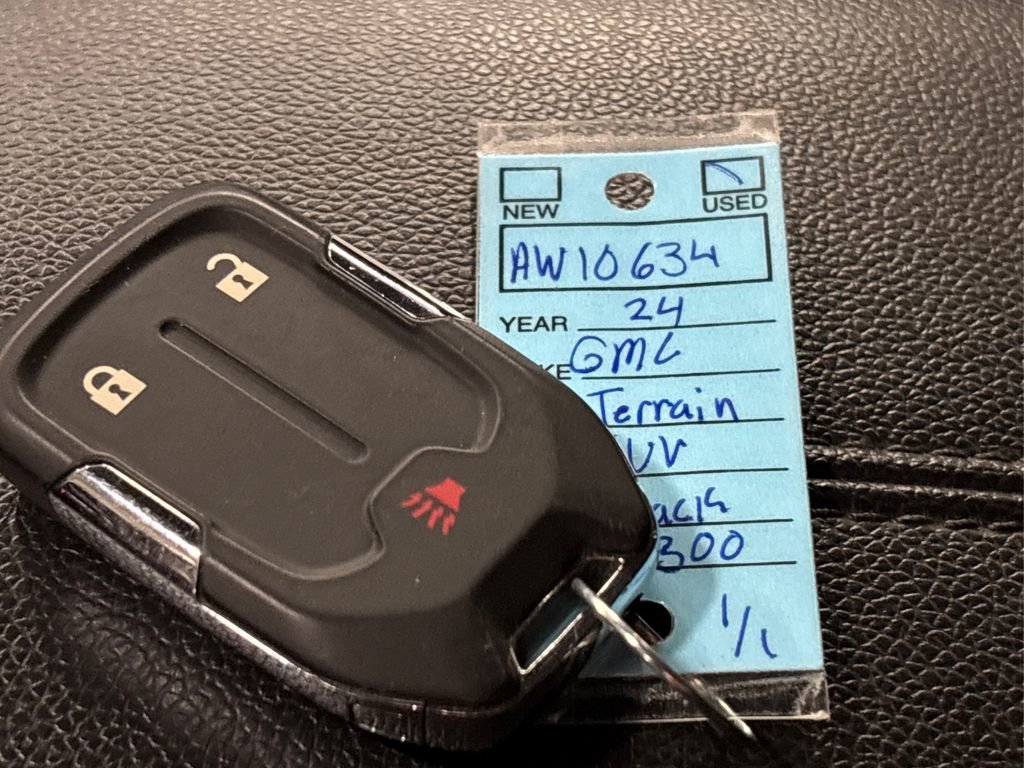 Used 2024 GMC Terrain SLE image 29
