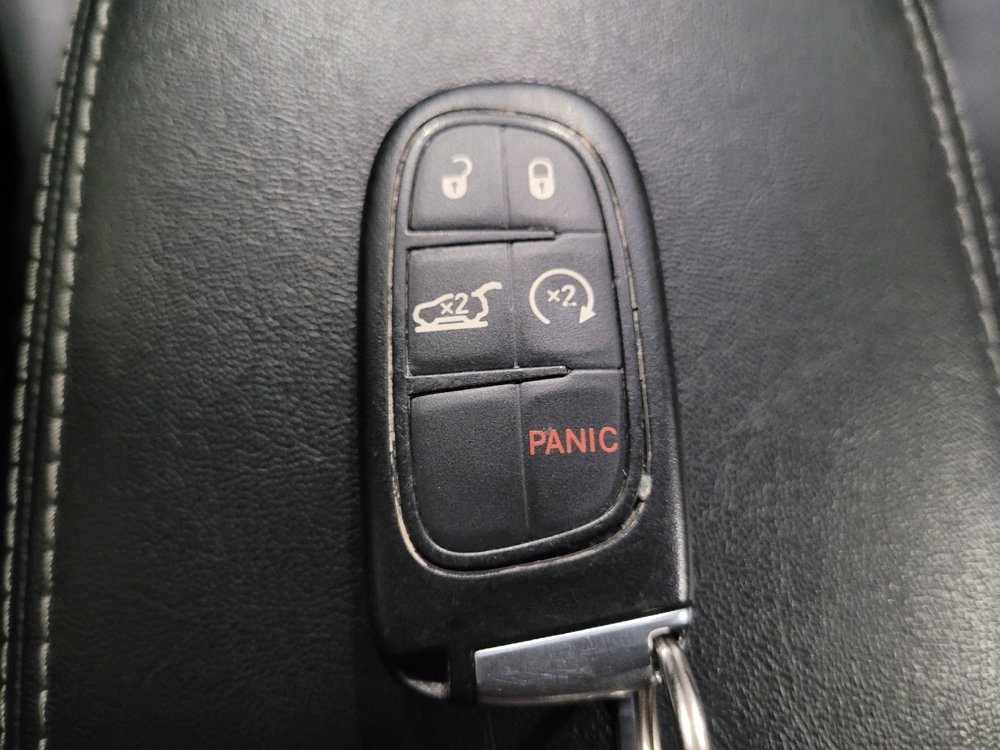 Used 2019 Jeep Cherokee Limited AWD/4WD image 32